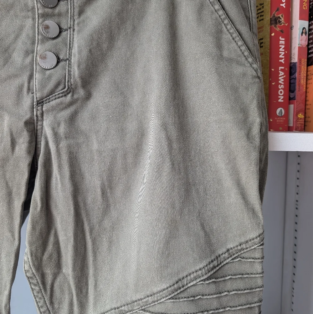 Abercrombie & Fitch Women's Low Rise Skinny Capris Moto Size Size 31 Grunge - Picture 9 of 16